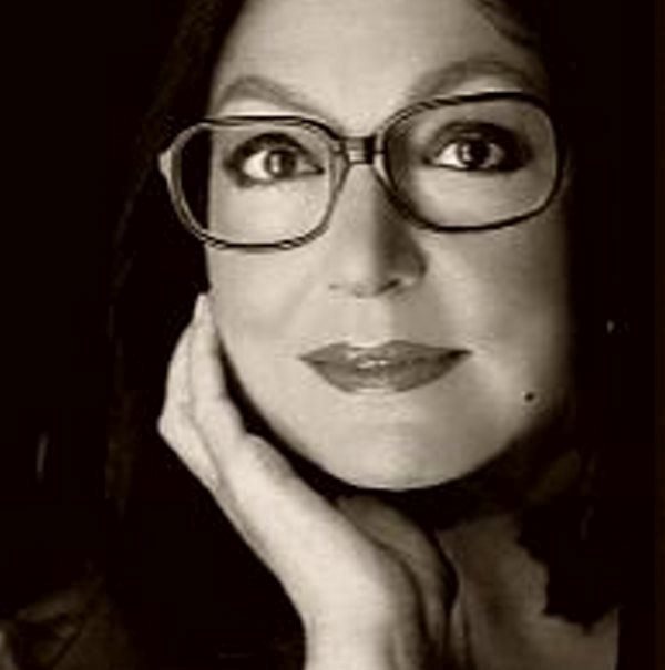 Nana Mouskouri nació en La Canea, Grecia, el 13 de octubre de 1934