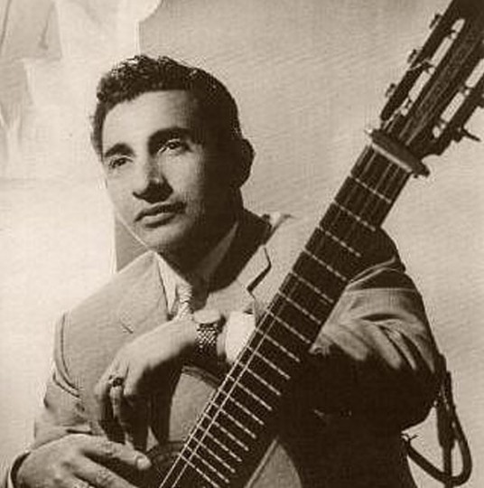 Fernando Albuerne nació en Sagua de Tánamo, Cuba, el 28 de octubre de