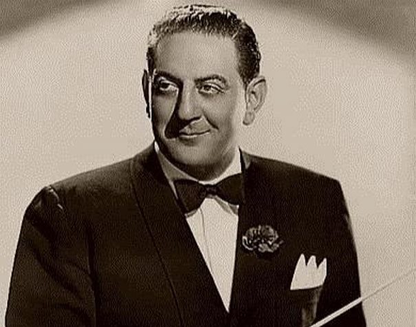 Guy Lombardo murió en Houston, Texas, 5 de noviembre de 1977