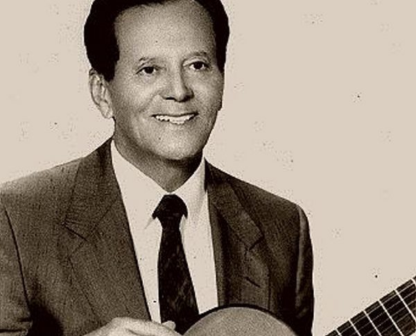 Julito Rodríguez Reyes nació en Santurce, Puerto Rico, el 5 de octubre de 1925