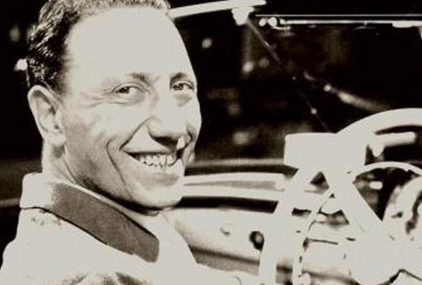 Renato Carosone nació en Nápoles, Italia, el 3 de enero de 1920
